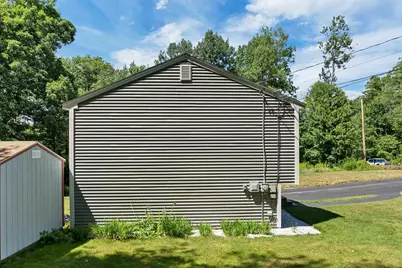 9 Bunker Hill Drive, Londonderry, NH 03053 - Photo 17