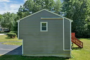 9 Bunker Hill Dr, Londonderry, NH 03053 - Photo 11