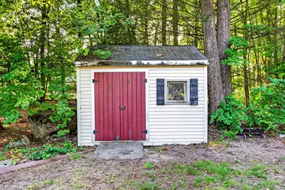 8 Raelynn Drive, Derry, NH 03038 - Photo 17