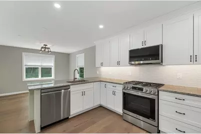101 Centerwood Way, Manchester, NH 03102 - Photo 5