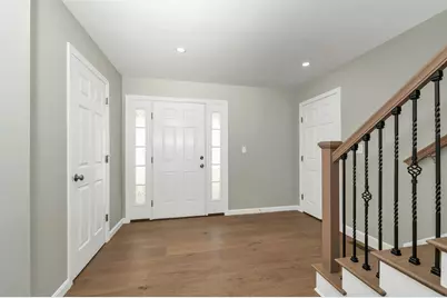 101 Centerwood Way, Manchester, NH 03102 - Photo 3