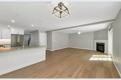 101 Centerwood Way, Manchester, NH 03102 - Photo 9