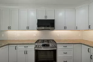 101 Centerwood Wy, Manchester, NH 03102 - Photo 7