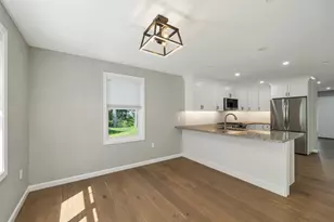101 Centerwood Wy, Manchester, NH 03102 - Photo 9