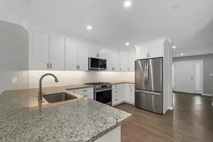 101 Centerwood Wy, Manchester, NH 03102 - Photo 5