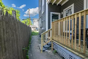 51 Ash St, Manchester, NH 03104 - Photo 11