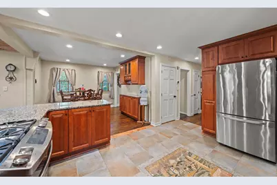 8 Forest Street, Londonderry, NH 03053 - Photo 11