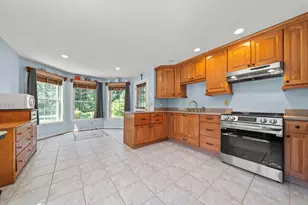 8 Forest St, Londonderry, NH 03053 - Photo 41