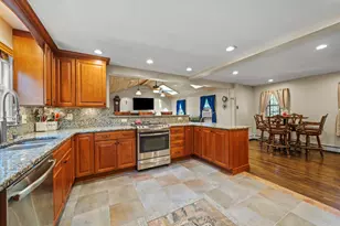 8 Forest St, Londonderry, NH 03053 - Photo 15