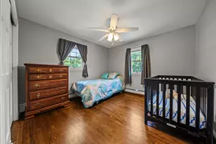 8 Forest St, Londonderry, NH 03053 - Photo 35
