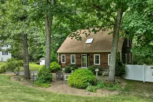 13 Durell Dr, Newmarket, NH 03857 - Photo 3