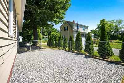 60 W Elmwood Avenue, Manchester, NH 03103 - Photo 21