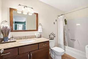 32 Buckingham Pl, Lebanon, NH 03766 - Photo 25