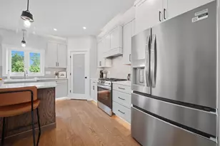 418 Blane Cir, Pembroke, NH 03275 - Photo 9