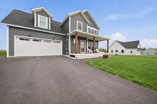 418 Blane Cir, Pembroke, NH 03275 - Photo 3