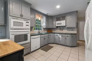124 Riverwood Cir, Effingham, NH 03882 - Photo 29