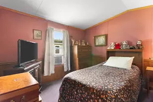 38 Pine St, Hinsdale, NH 03451 - Photo 5