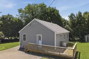 2 Evelyn Ave, Raymond, NH 03077 - Photo 35