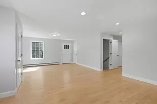 2 Evelyn Ave, Raymond, NH 03077 - Photo 5