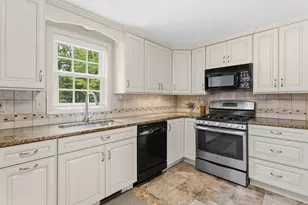 21 Kristin Dr, Derry, NH 03038 - Photo 27