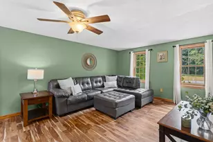 21 Kristin Dr, Derry, NH 03038 - Photo 37