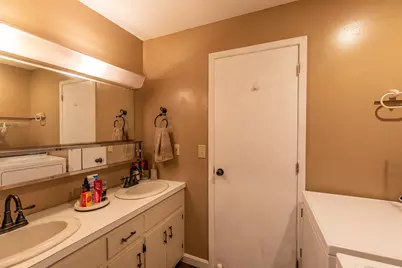 48 Coburn Woods Drive, Nashua, NH 03063 - Photo 17