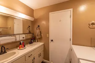 48 Coburn Woods Dr, Nashua, NH 03063 - Photo 17