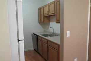 18 Harbor Ave, Nashua, NH 03060 - Photo 5