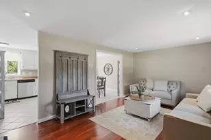 36 Scott Ln, Sandown, NH 03873 - Photo 5