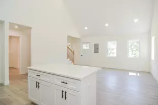 92 Long Shores Dr, Barrington, NH 03825 - Photo 11