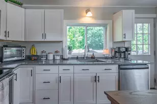 64 Henniker St, Hillsboro, NH 03244 - Photo 9