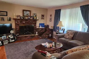 12 Southwood Dr, Londonderry, NH 03053 - Photo 3