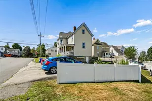 384 Bridge St, Manchester, NH 03104 - Photo 11