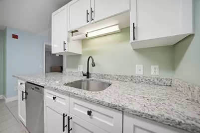 6 Crestview Circle #138, Londonderry, NH 03053 - Photo 5