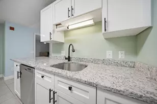 6 Crestview Cir, Londonderry, NH 03053 - Photo 5