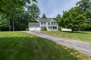 14 Naumkeag Ct, Litchfield, NH 03052 - Photo 1