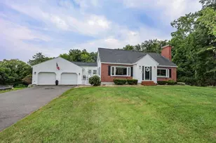 109 Pillsbury Rd, Londonderry, NH 03053 - Photo 1