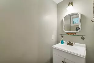 506 N Main St, Wolfeboro, NH 03894 - Photo 17
