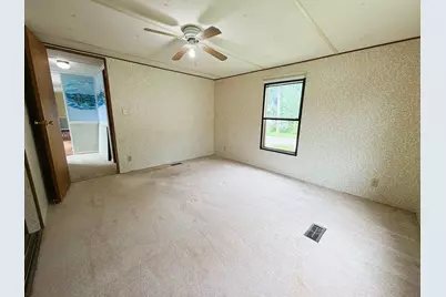 8 Hilltop Manor Mobile Home Park, Littleton, NH 03561 - Photo 17