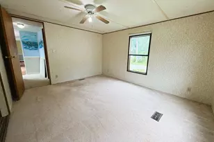 8 Hilltop Manor Mobile Home Park, Littleton, NH 03561 - Photo 17
