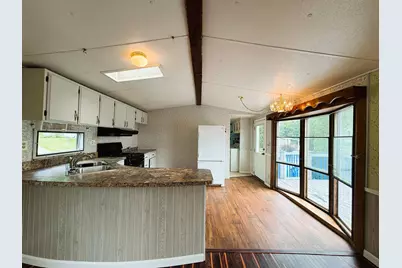 8 Hilltop Manor Mobile Home Park, Littleton, NH 03561 - Photo 7