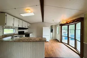 8 Hilltop Manor Mobile Home Park, Littleton, NH 03561 - Photo 7