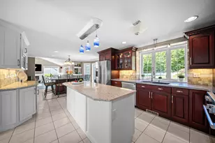 48 Cottonwood Dr, Dover, NH 03820 - Photo 5