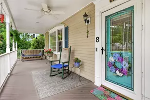 8 King Henry Dr, Londonderry, NH 03053 - Photo 5