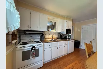 74 Hobart Street, Manchester, NH 03104 - Photo 17