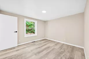 17 Fairway Dr, New Hampton, NH 03256 - Photo 27