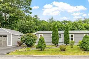 26 Country Ln, Fremont, NH 03044 - Photo 1