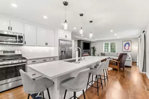 21 Foxglove Ct, Nashua, NH 03062 - Photo 3