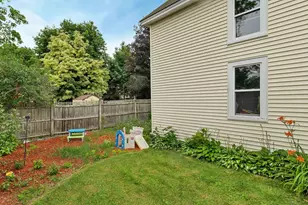 36 Central St, Farmington, NH 03835 - Photo 5