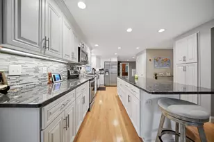 17 Laurel Rd, Hooksett, NH 03106 - Photo 5